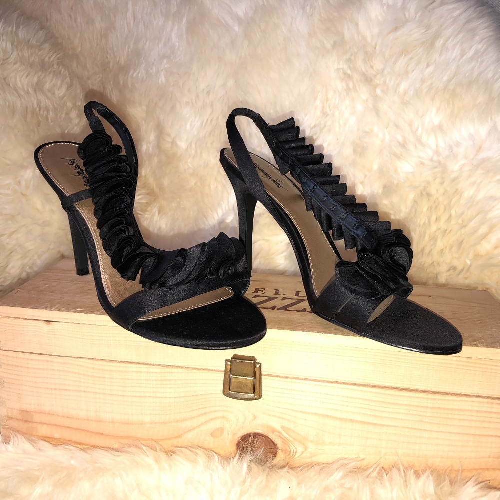 Jacqueline Ferrar Black Sandals